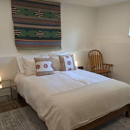 Bright Modern 1Br Suite In Sooke Village Core Kültér fotó