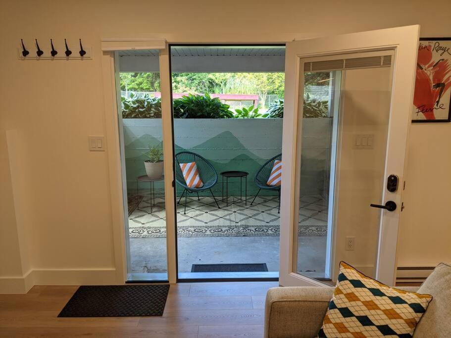 Bright Modern 1Br Suite In Sooke Village Core Kültér fotó